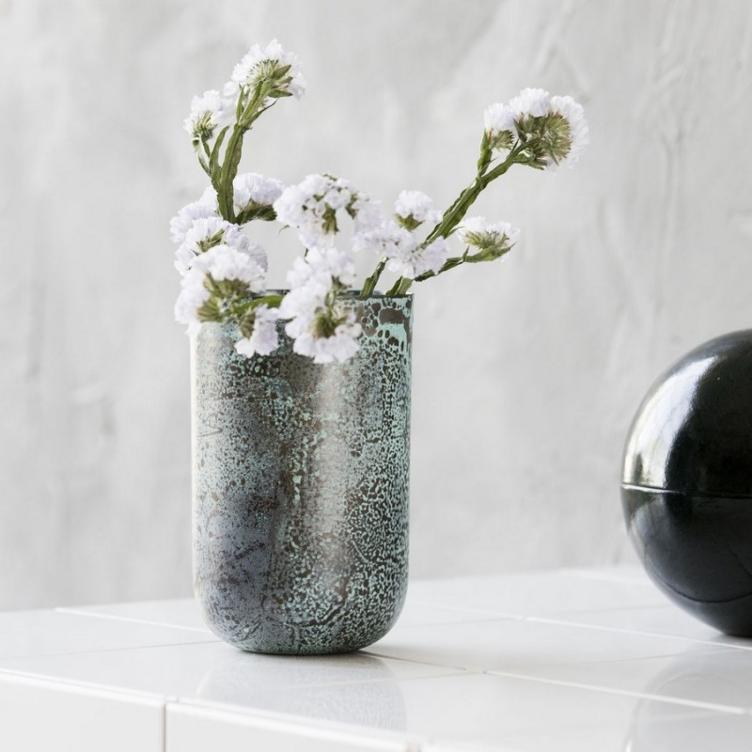 Vase Style- Metall oxidiert